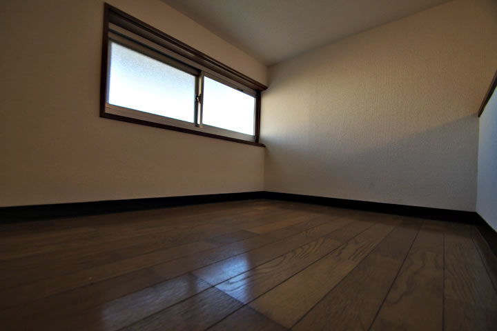 Other room space. Loft (with window)