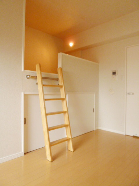 Other room space. Will bed space!