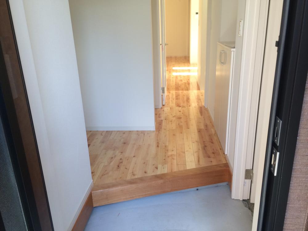 Entrance. Local (12 May 2013) Shooting