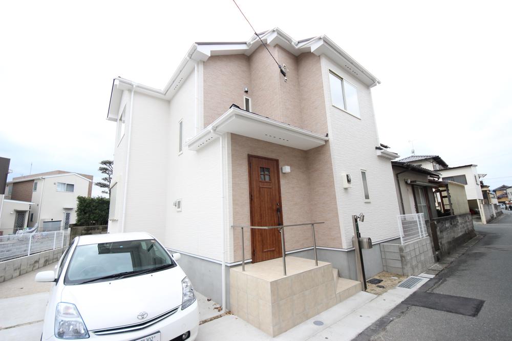 Local appearance photo. Local (12 May 2013) Shooting