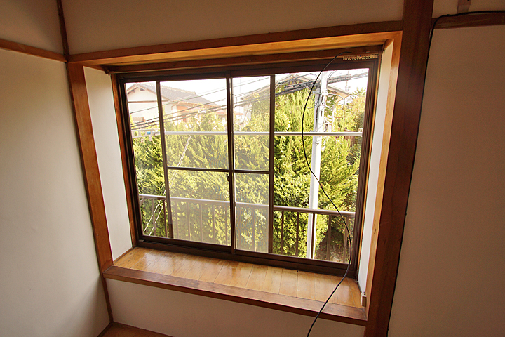 Other room space. bay window