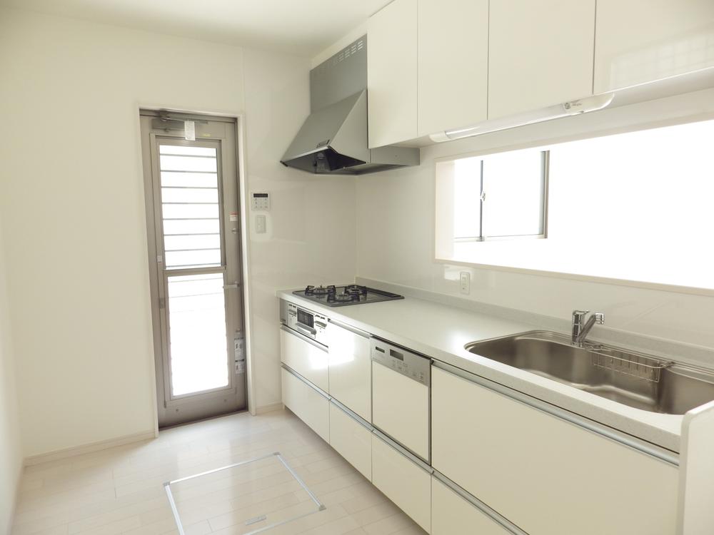 Same specifications photo (kitchen). Same specifications