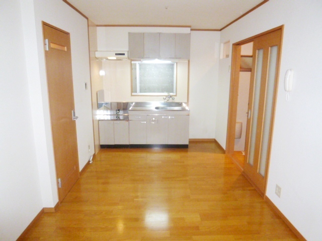 Living and room. Spacious living! !