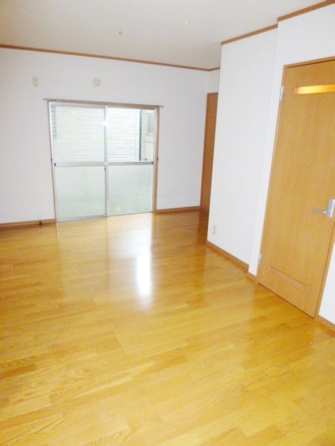 Living and room. Open living!