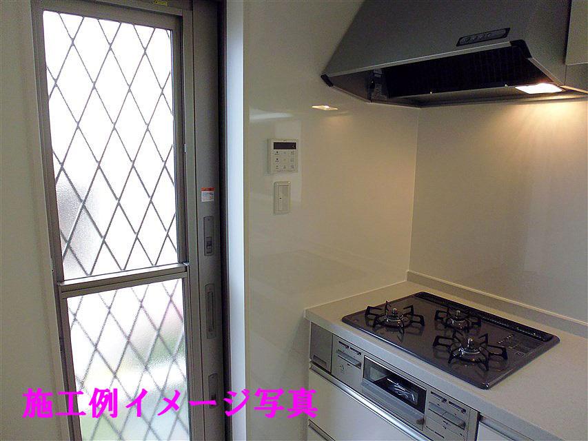 Kitchen. Three-necked gas stove