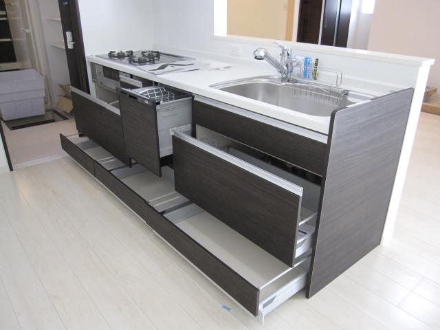 Other Equipment. Amount of storage significantly UP in this drawer