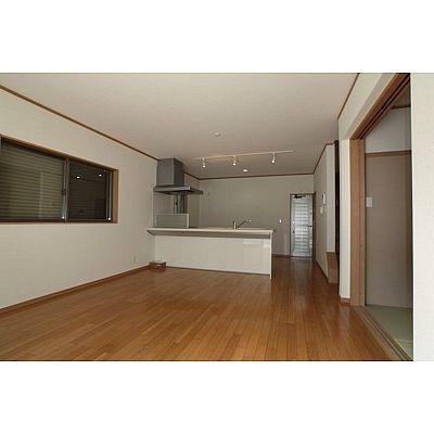 Living. The beautiful grain of the LDK!