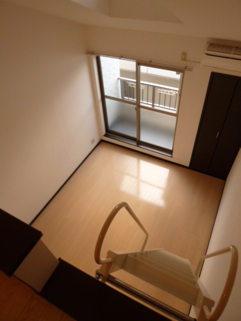 Living and room. There is ample!