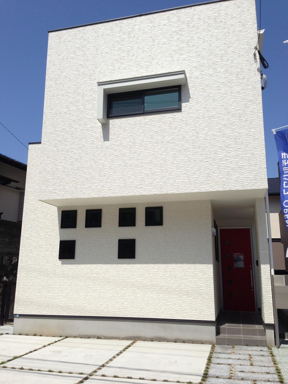 Local appearance photo