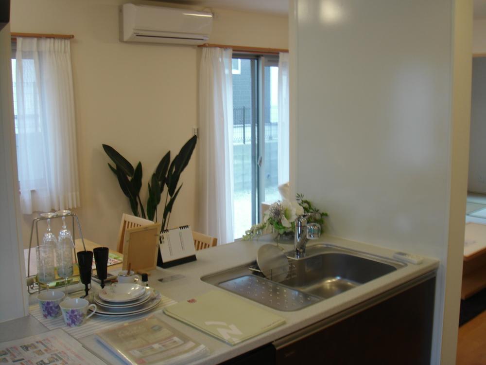 Kitchen. An example of the kitchen. (Photo is a thing of the already sale. )