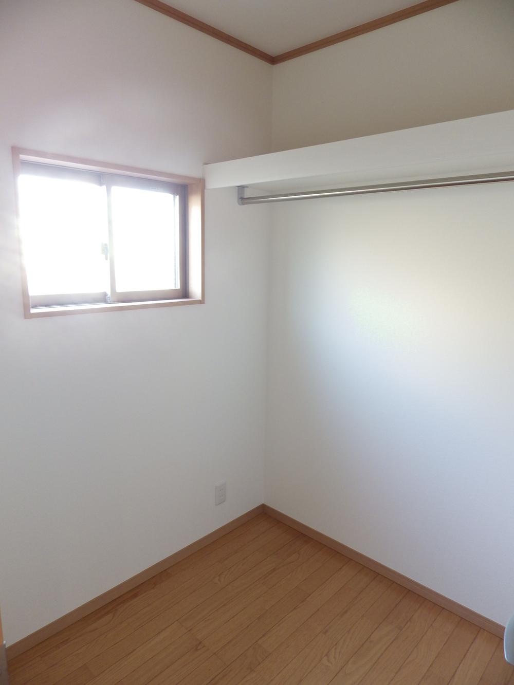 Receipt. Excellent storage capacity so also with closet!