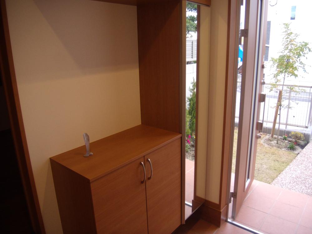 Entrance. Local (11 May 2013) Shooting