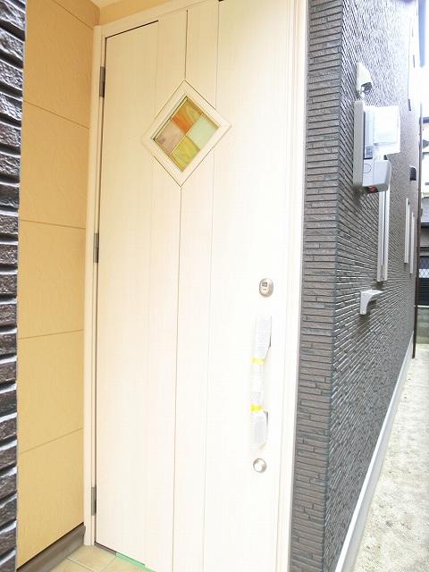 Entrance. Local (July 2013) Shooting