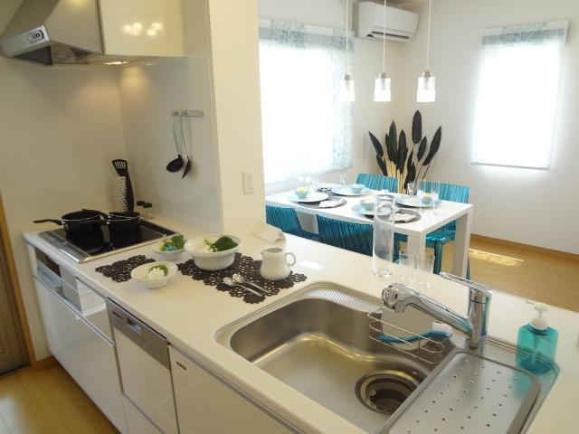 Kitchen. An example of the kitchen. Housing wealth, With a dishwasher & dryer, Both fashionable and functional (photograph is already sale. )