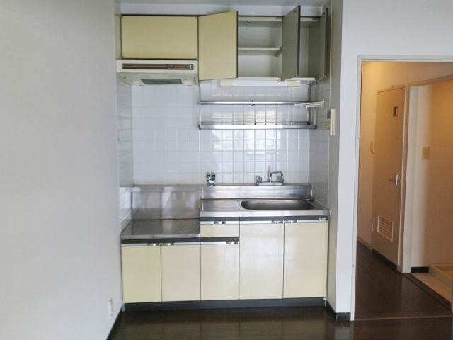 Kitchen. Gas stove bring