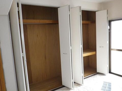 Receipt. Large closet of Western-style! ! 