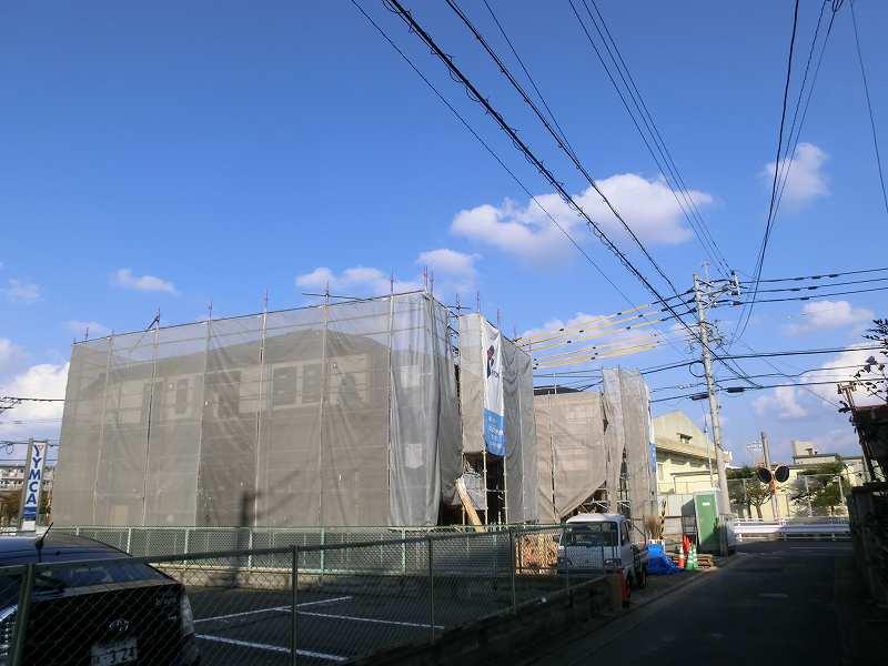 Local photos, including front road. Local (11 May 2013) Shooting