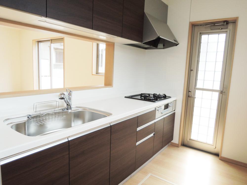 Same specifications photo (kitchen)