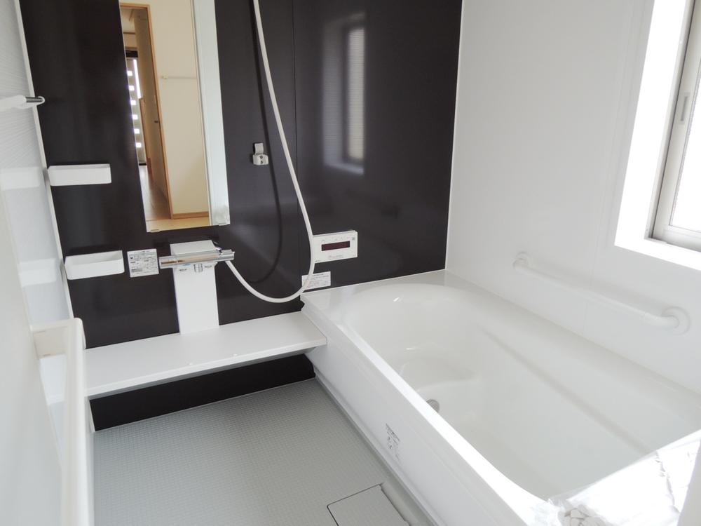 Same specifications photo (bathroom)