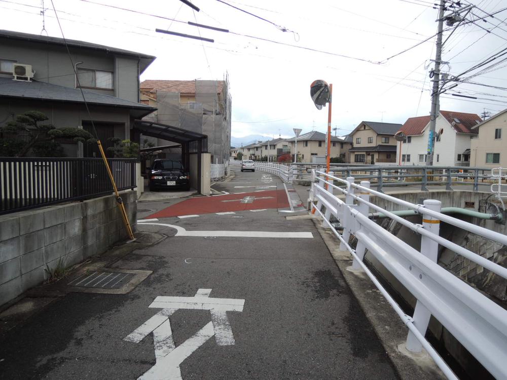 Local photos, including front road. West road