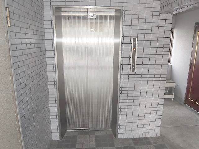 Other common areas. With firmly elevator!