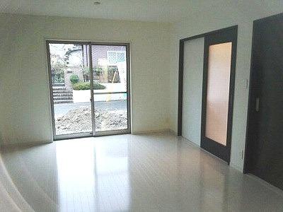 Same specifications photos (living). Same specifications