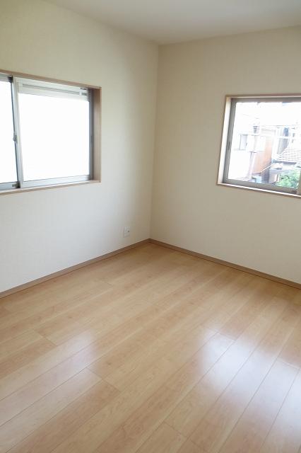 Non-living room. 2 Kaiyoshitsu