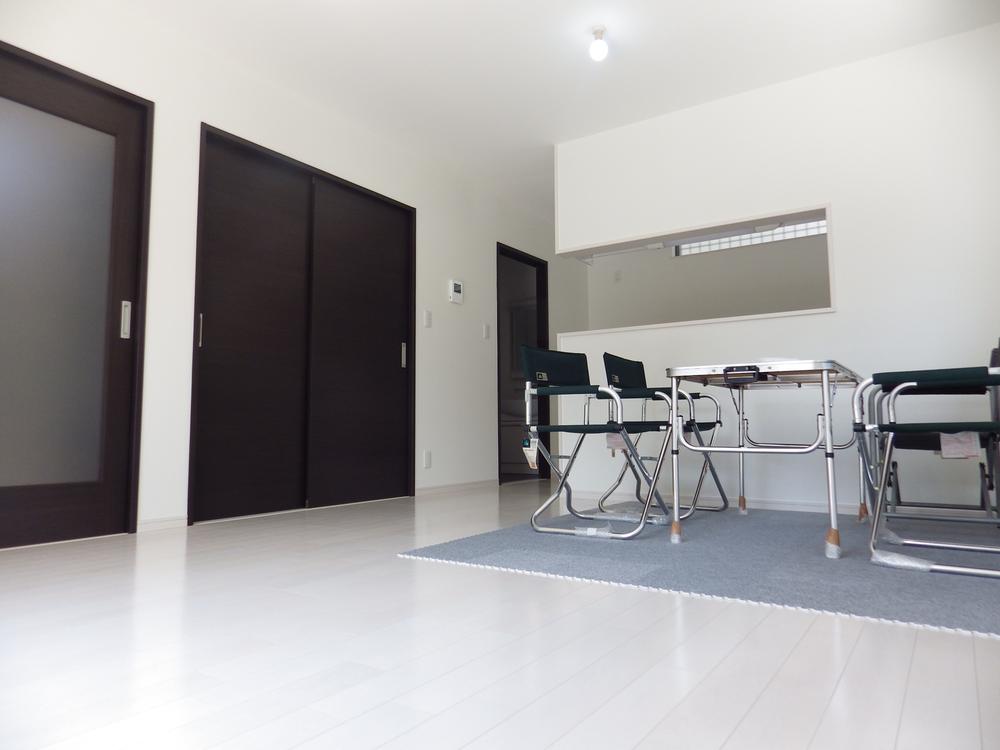 Same specifications photos (living). Same specifications living