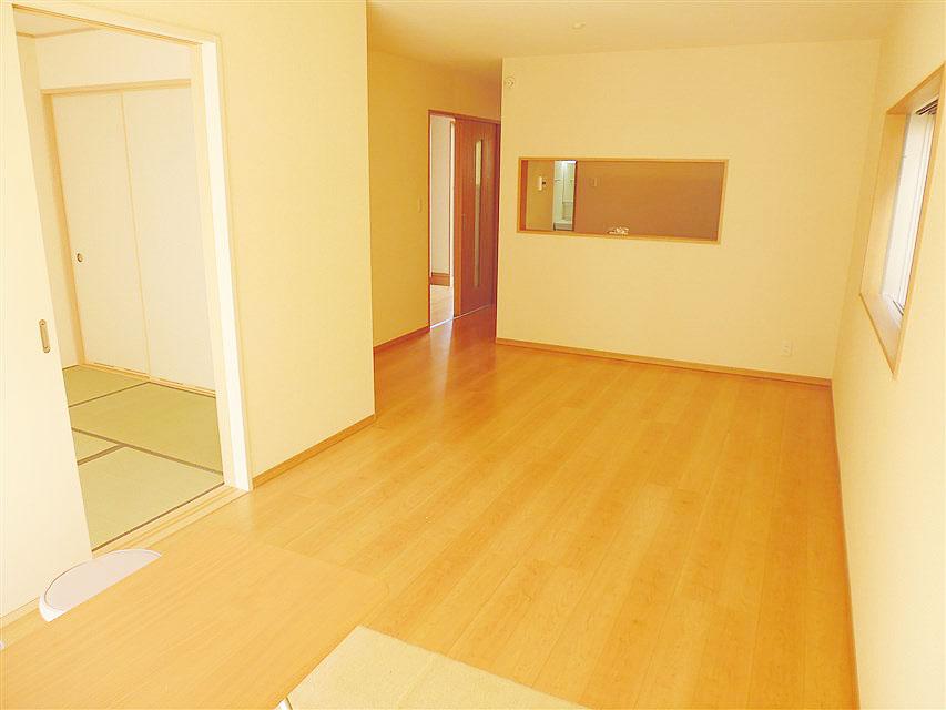 Living. Bright and wide over have living