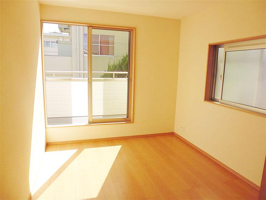 Non-living room. Akarui 2 Kaiyoshitsu