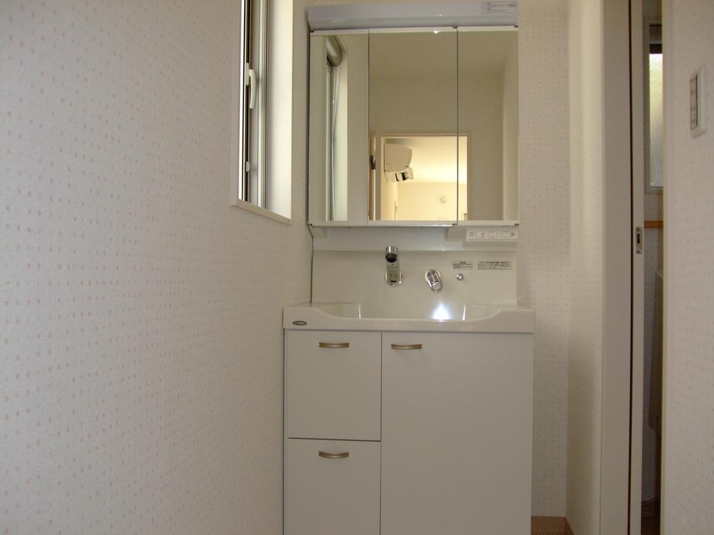 Wash basin, toilet. First floor washbasin