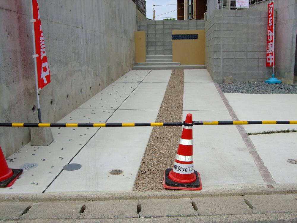 Local appearance photo. Building 2 parking 2 cars