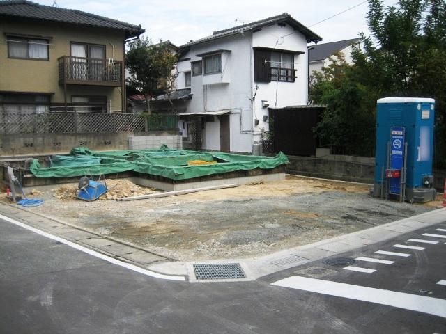 Local photos, including front road. 2013 October shooting