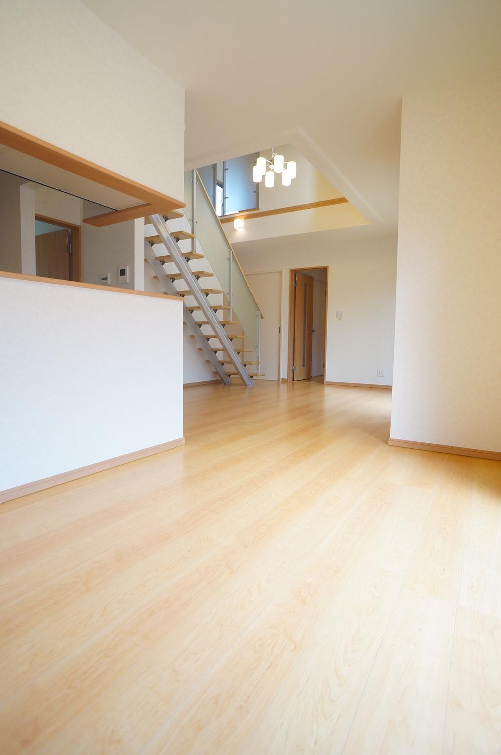 Building plan example (introspection photo). ◆ ◇ spacious relaxing living space at a sofa and table is the "space of family reunion" ◇ ◆