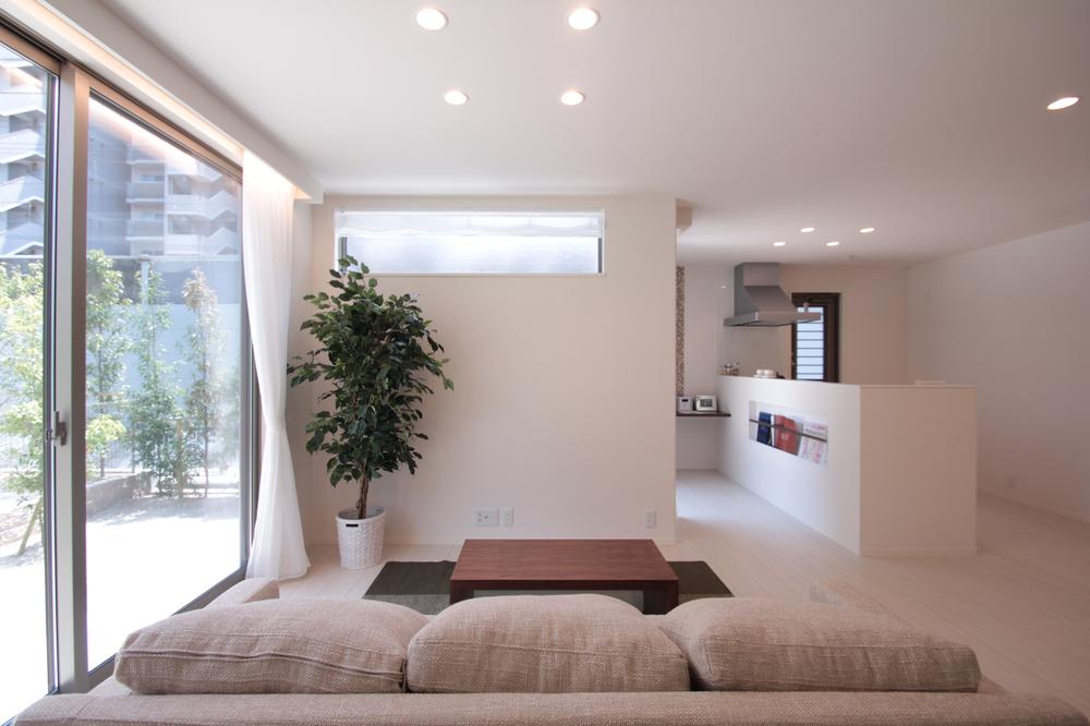 Living. No. 16 areas (living ~ kitchen) Bright LDK providing a large window. Communication will take both the family while making the cuisine.