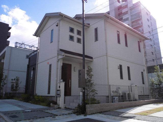 Local appearance photo. No. 16 destinations appearance. Design with a calm that was taking advantage of the natural material.