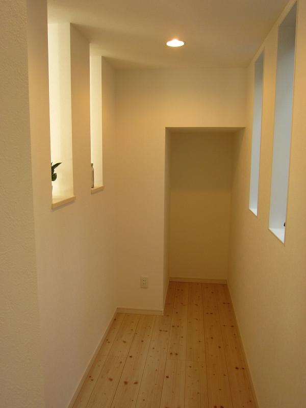 Other introspection. No. 3 place Multipurpose space