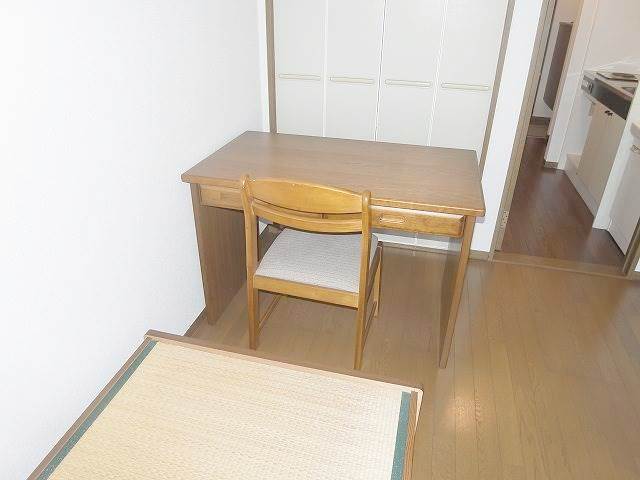 Other. Desk (service goods)