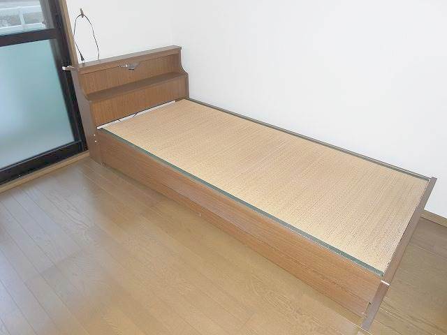 Other. Bet (service goods)