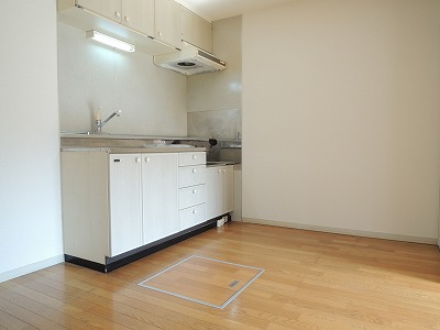 Living and room. Dining space Wide enough