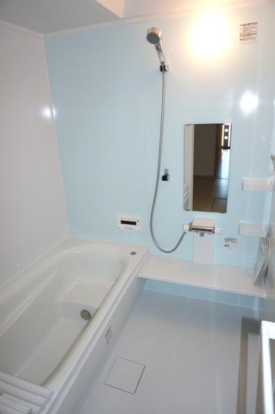 Bathroom. Indoor (11 May 2013) Shooting