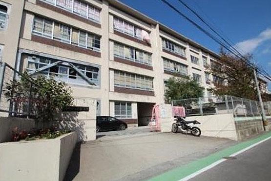 Primary school. 380m bus to the flower garden elementary school about 5 minutes