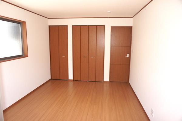 Same specifications photos (Other introspection). (Building 2) same specification