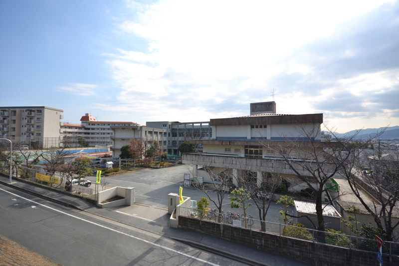 Primary school. Oike 1000m up to elementary school (elementary school)