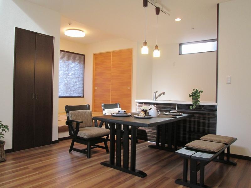 Kitchen. No. 3 place dining kitchen