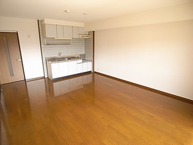 Living and room. Some 14.5 Pledge, Spacious living ◆