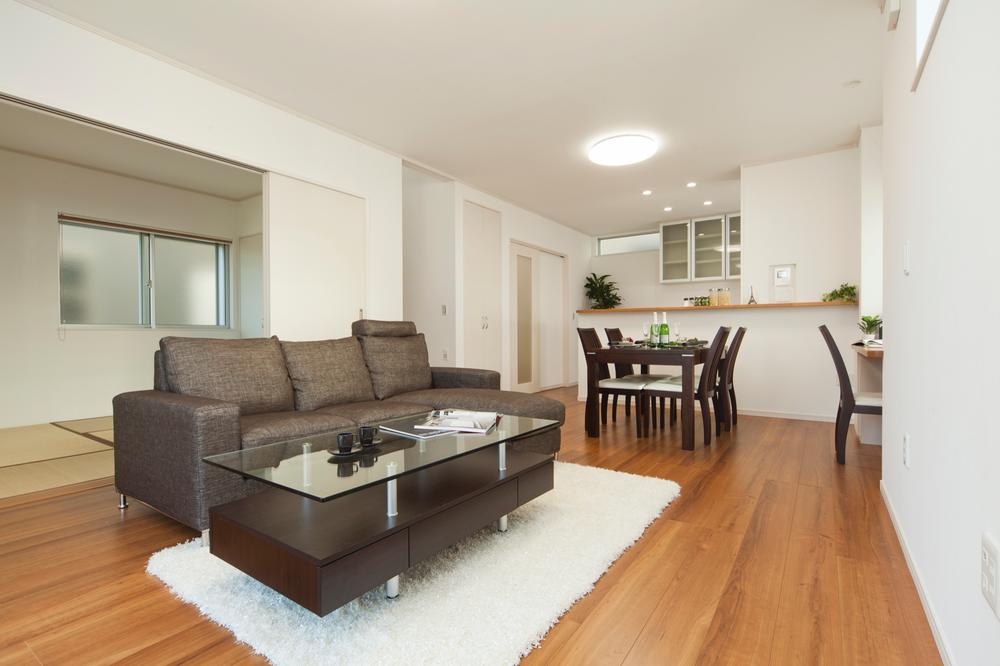 Living. LDK to become a 23 tatami mats or more in conjunction with the Japanese-style room. Secure gas hot water floor heating specification of. It an entire room is warmed uniformly evenly.