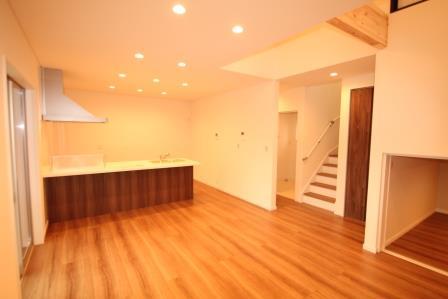 Living. All-electric ・ Power-saving in all rooms LED lighting ・ Lead to eco. Care easy water purifier ・ With dishwasher ・ Artificial substitute stone sink also features.  [Use our Nishinagazumi model photo]