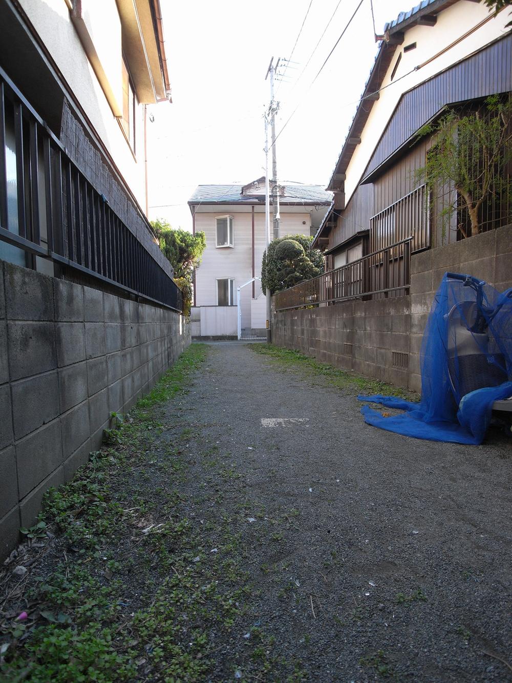 Local photos, including front road. Local (12 May 2013) Shooting