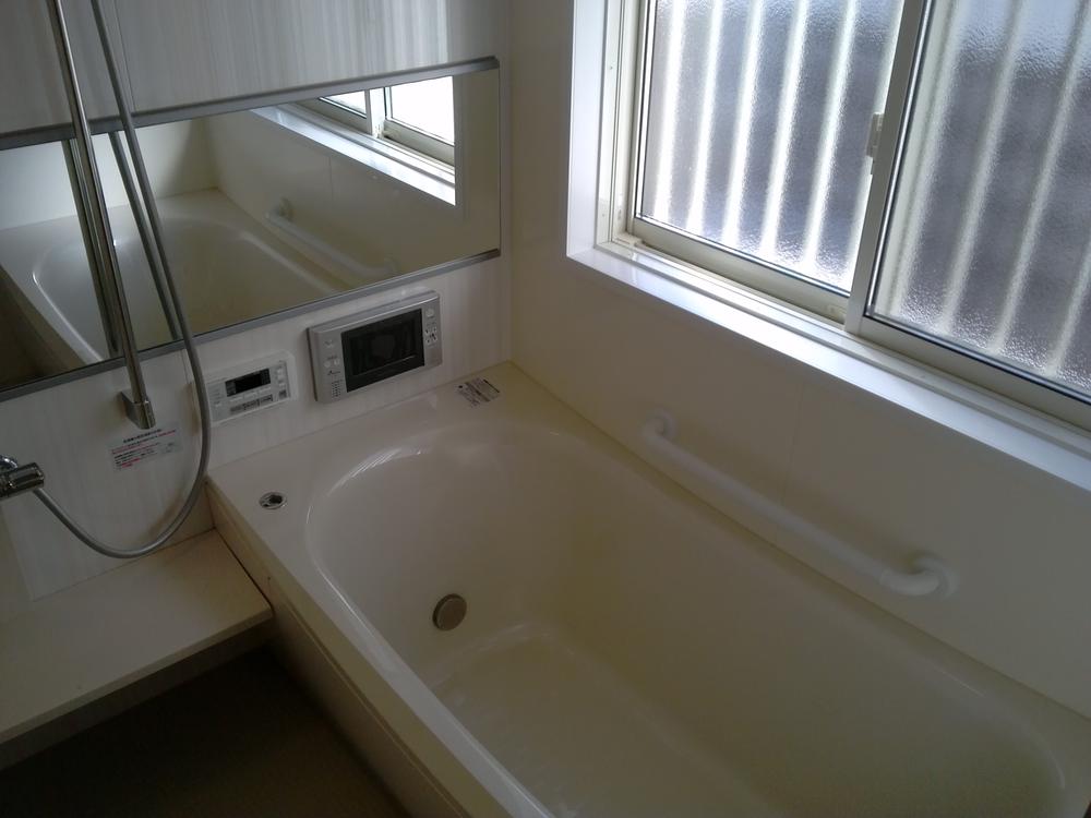 Other Equipment. While soaking in the bathtub, TV you can see. Beware of Nagayu